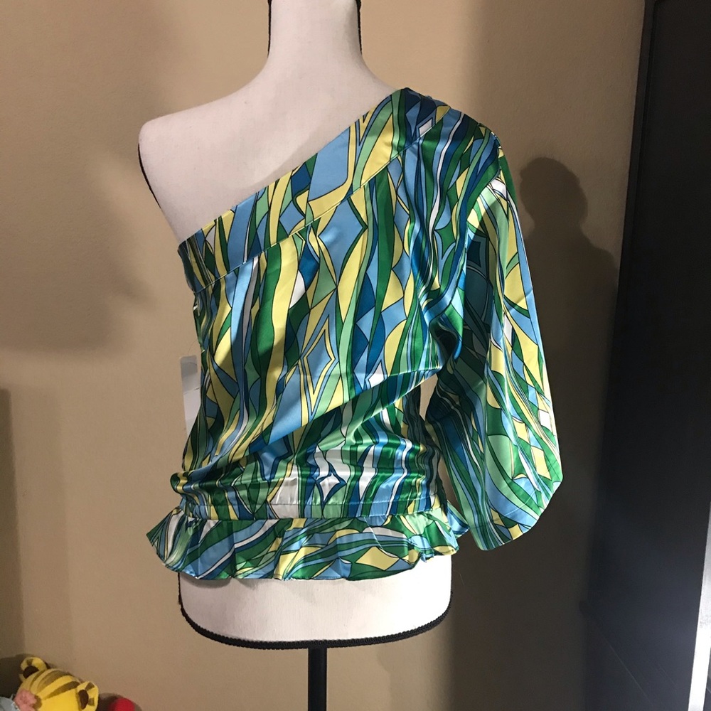 Women’s top/coverup NWT